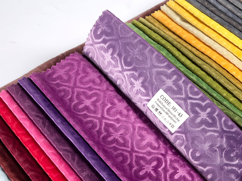 Csúcsminőségű, festett dombornyomott bársonyszövet a belsőépítészethez